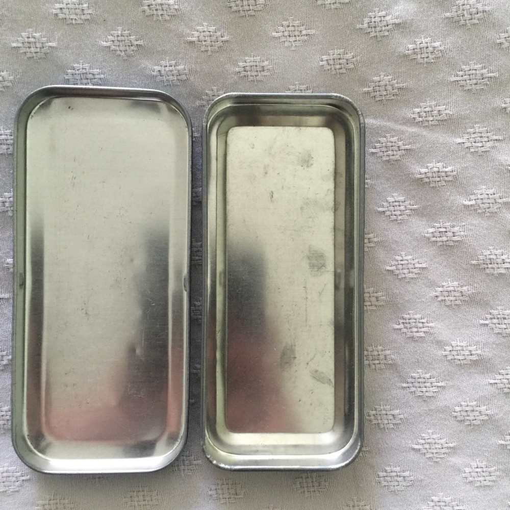 Fossil • 1992 Vintage 90's Fossil Tin Case - Picture 4 of 5